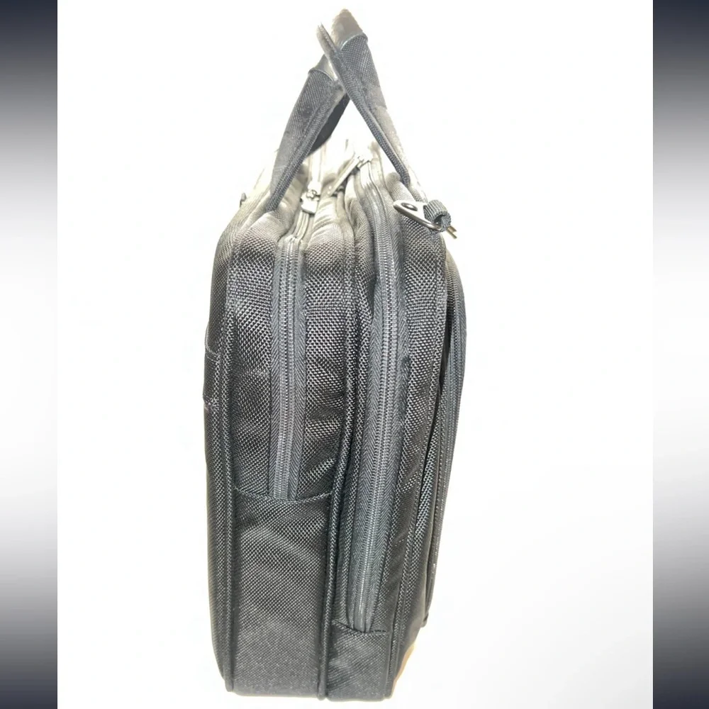 💼 NWOT! Codi Laptop Bag